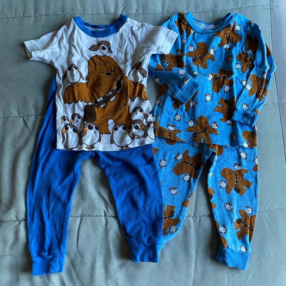 Bundle of PJs Star Wars 2 sets 2T
